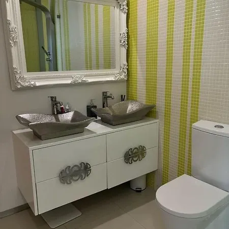 Luxury Modern Triplex Prázdninový dům *