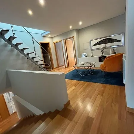 펜션 Luxury Modern Triplex 포보아데바짐