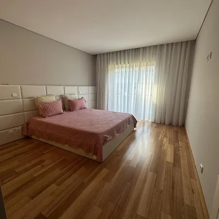 펜션 Luxury Modern Triplex 포보아데바짐