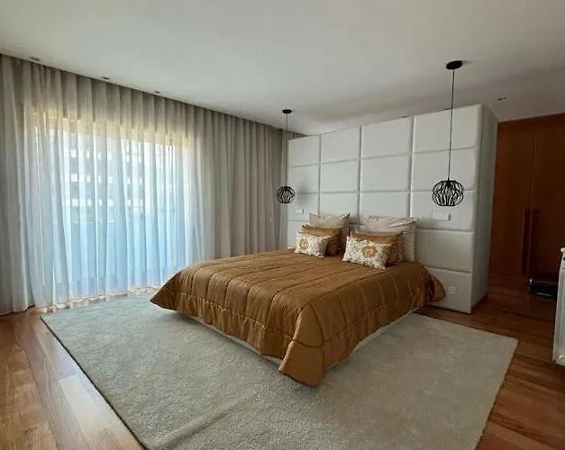 Luxury Modern Triplex Feriehus Póvoa de Varzim